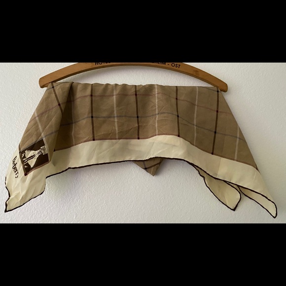 Burberry - Picture 2 of 3